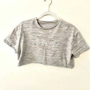 Alphalete Charcoal Camo Crop Top Tee